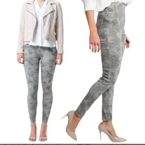 SPANX Gray Camouflage Leggings